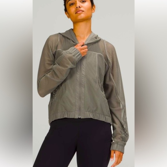 Lululemon‎ Relaxed Fit Mesh Jacket Grey Sage / Size 6 - Picture 1 of 9